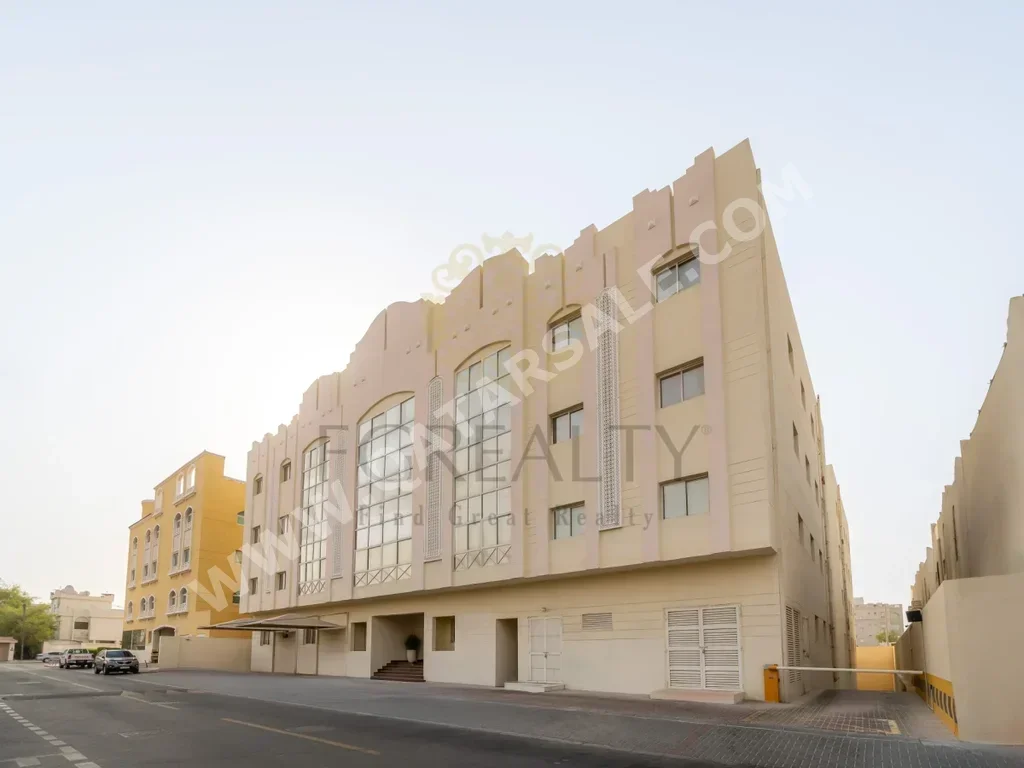 مباني ,ابراج ومجمعات - تجارية  - الدوحة  للبيع  - السد