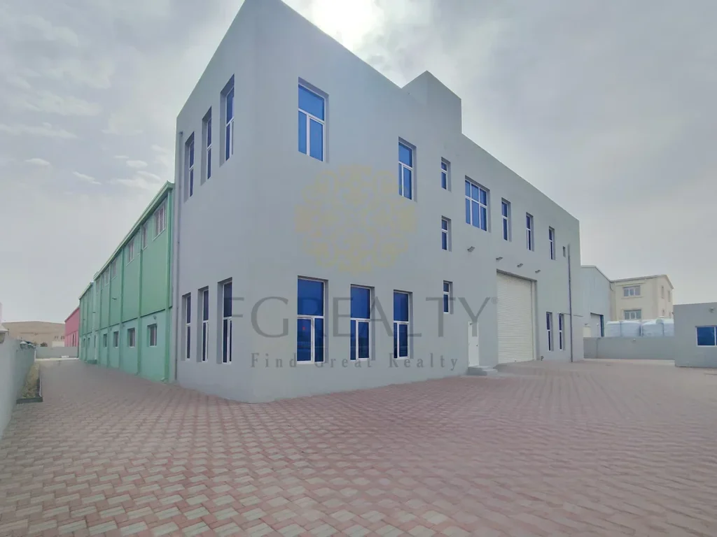 مخازن و مستودعات - الريان - المنطقة الصناعية -المساحة: 3080 متر مربع
