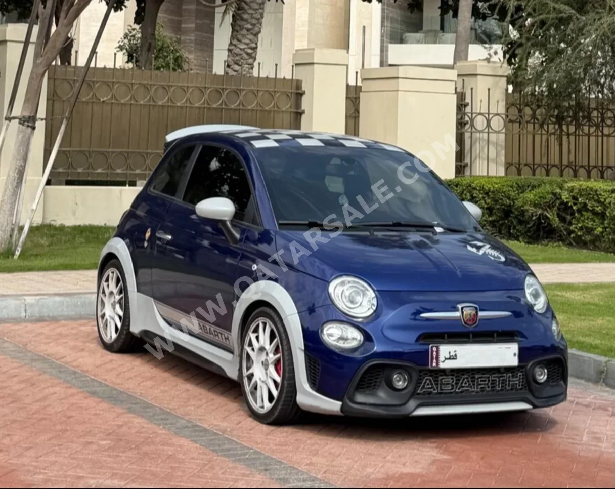 فيات 695 ابارث 2020 اوتوماتيك 62,000 كم 4 سلندر سحب امامي هاتشباك أزرق و رمادي