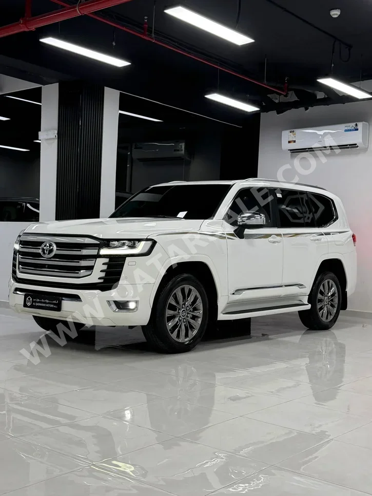 Toyota Land Cruiser VXR Twin Turbo 2025 Automatic 64,000 Km 6 Cylinder Four Wheel Drive (4WD) SUV White With Warranty