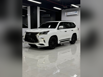 Lexus  LX  570 S Black Edition  2017  Automatic  275,000 Km  8 Cylinder  Four Wheel Drive (4WD)  SUV  White