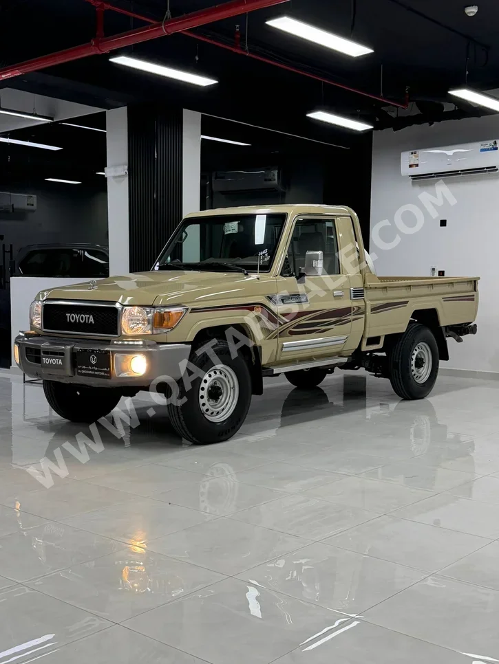 Toyota  Land Cruiser  LX  2021  Manual  112,000 Km  6 Cylinder  Four Wheel Drive (4WD)  Pick Up  Beige
