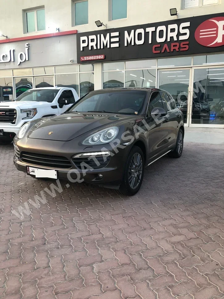 بورش  كيان  اس  2012  اوتوماتيك  179,000 كم  8 سلندر  دفع رباعي  اس يو في  رمادي  تحت الضمان