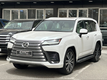 Lexus  LX  600 Luxury  2026  Automatic  33,000 Km  6 Cylinder  Four Wheel Drive (4WD)  SUV  White  With Warranty