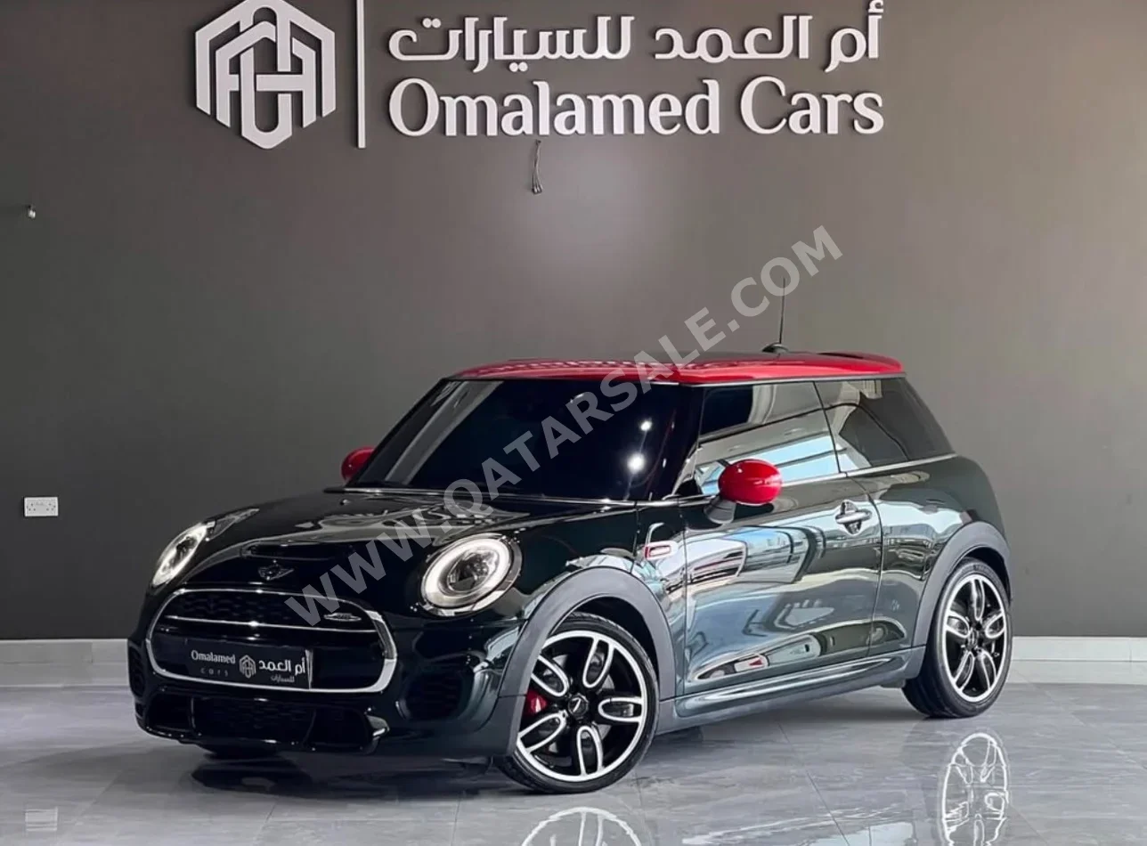 Mini Cooper Works 2016 Automatic 73,000 Km 6 Cylinder Rear Wheel Drive (RWD) Coupe / Sport Green