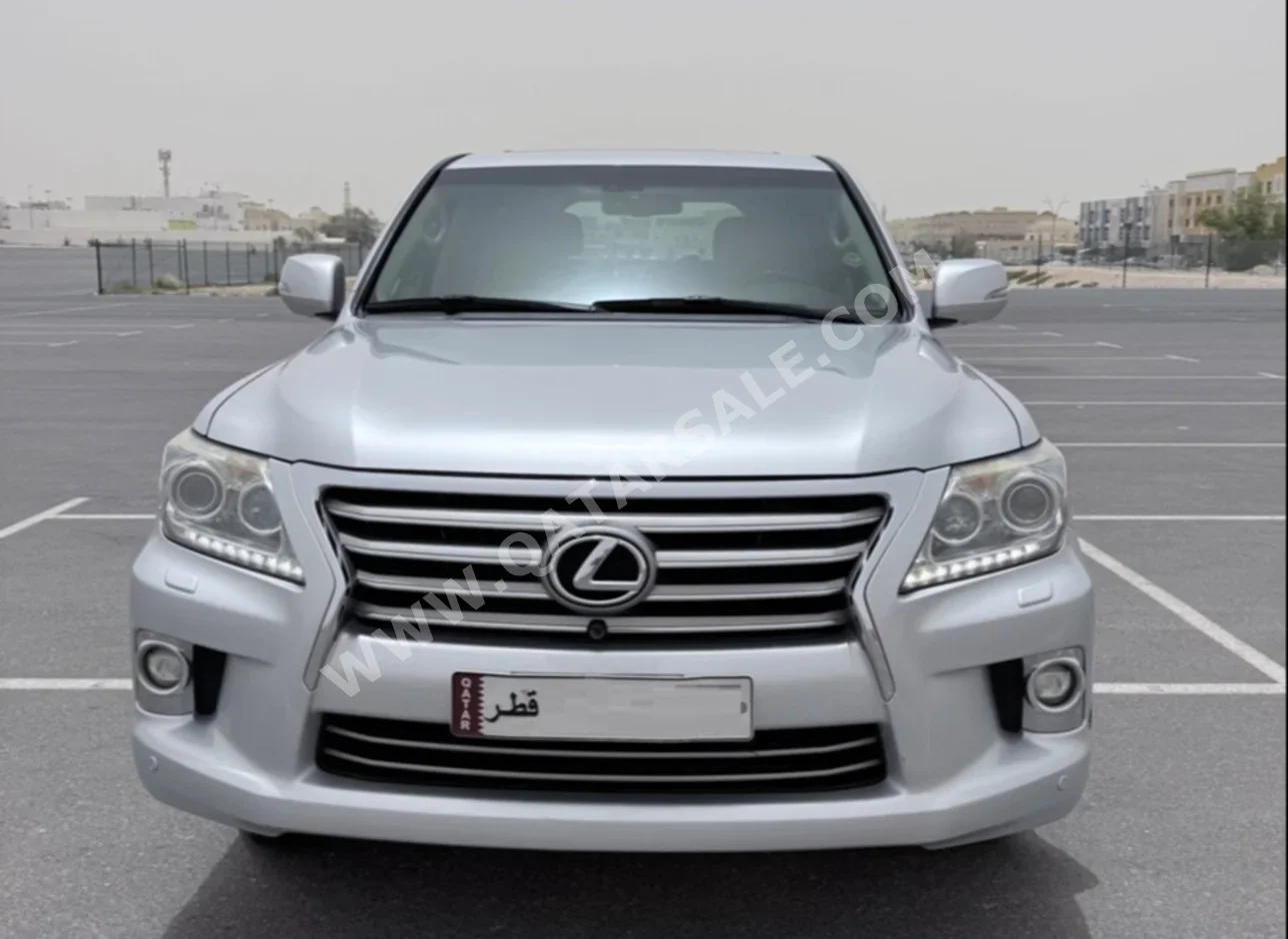 Lexus LX 570 2015 Automatic 239,500 Km 8 Cylinder Four Wheel Drive (4WD) SUV Silver
