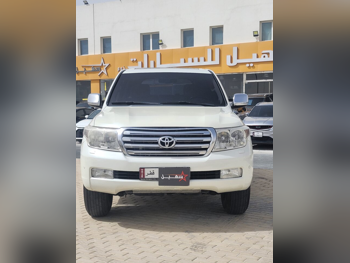 Toyota Land Cruiser VXR 2009 Automatic 291,000 Km 8 Cylinder Four Wheel Drive (4WD) SUV White
