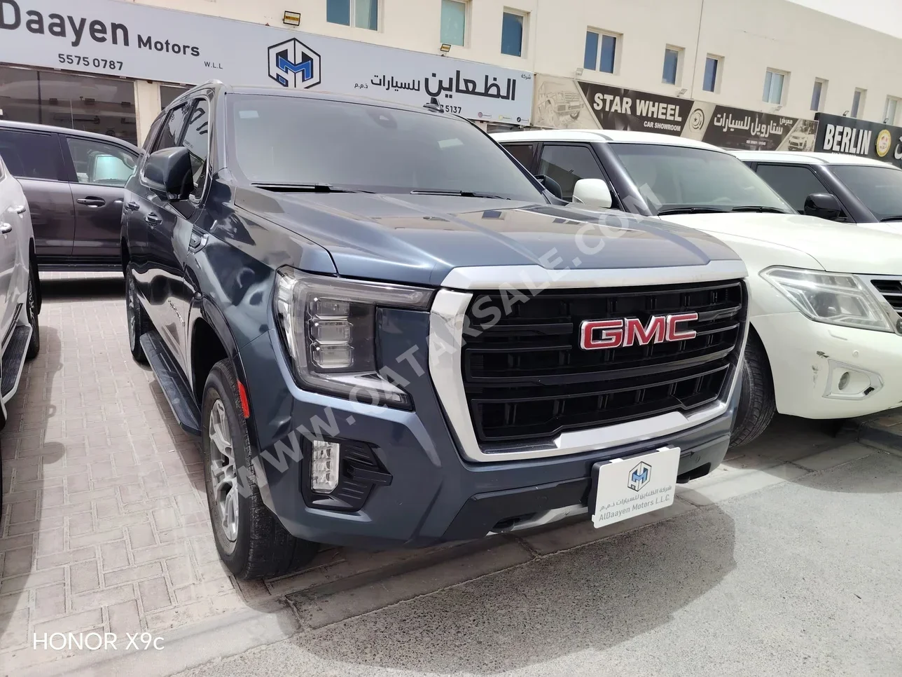 GMC  Yukon  SLE  2021  Automatic  142,000 Km  8 Cylinder  Rear Wheel Drive (RWD)  SUV  Gray