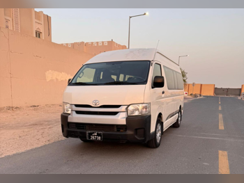 Toyota  Hiace  2018  Manual  290,000 Km  4 Cylinder  Rear Wheel Drive (RWD)  Van / Bus  White