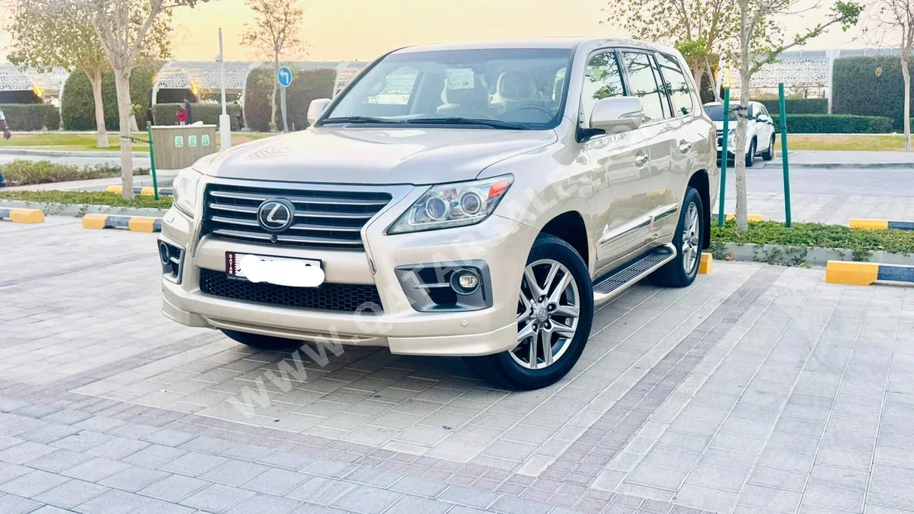 Lexus  LX  570 S  2014  Automatic  156,000 Km  8 Cylinder  Four Wheel Drive (4WD)  SUV  White