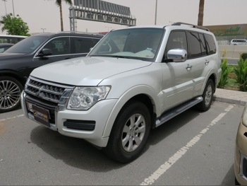 Mitsubishi Pajero 2018 Automatic 200,000 Km 6 Cylinder Four Wheel Drive (4WD) SUV White