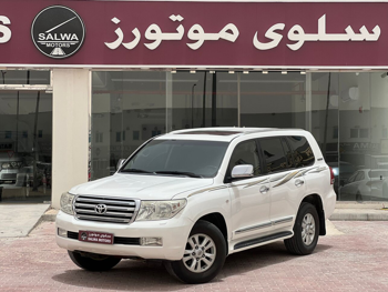 تويوتا  لاند كروزر  جي اكس ار  2011  اوتوماتيك  290,000 كم  8 سلندر  دفع رباعي  اس يو في  أبيض