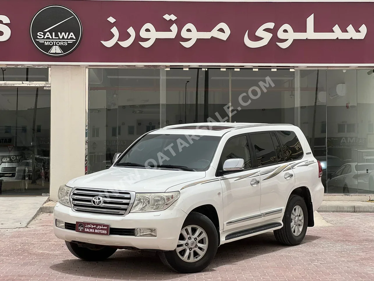 Toyota  Land Cruiser  GXR  2011  Automatic  290,000 Km  8 Cylinder  Four Wheel Drive (4WD)  SUV  White