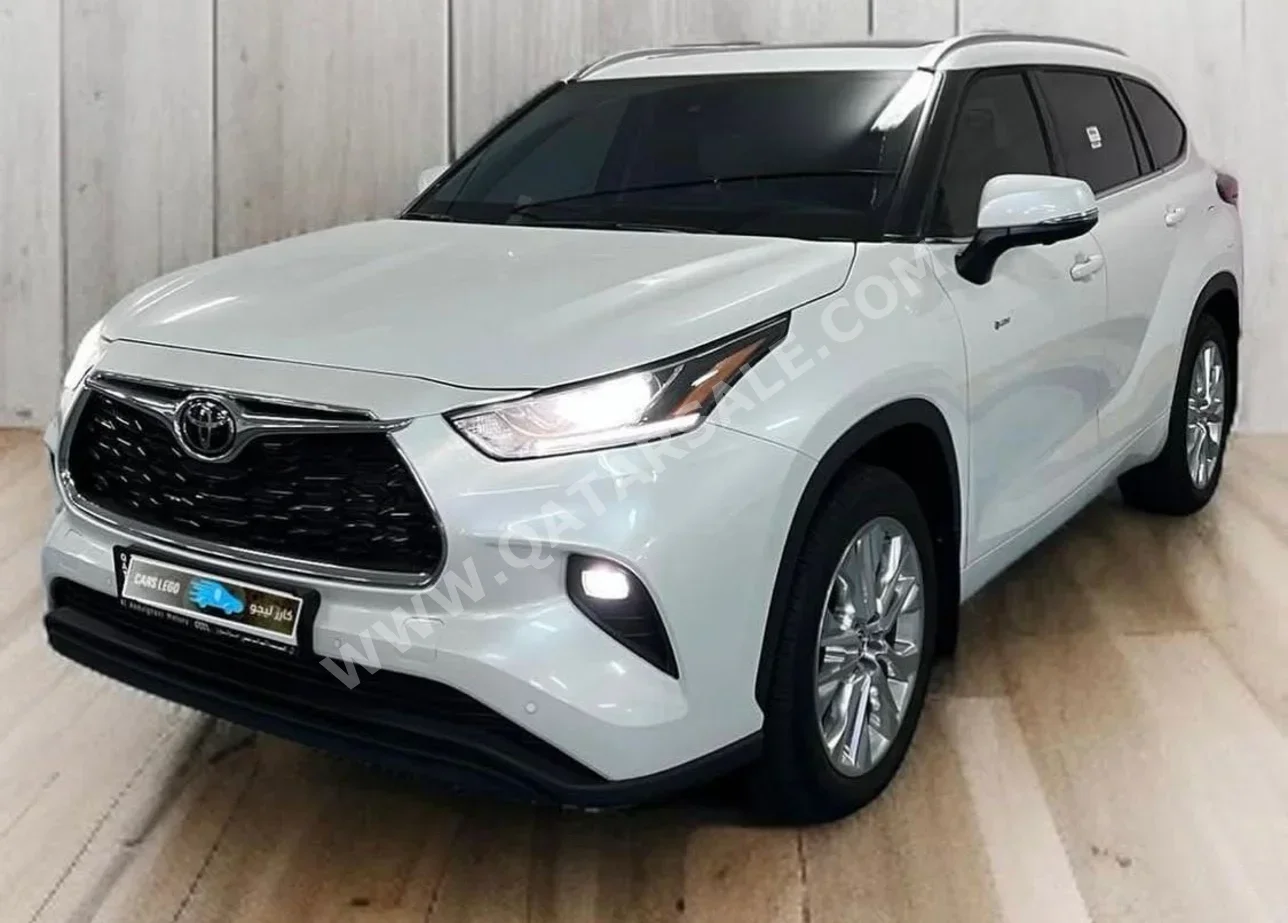 Toyota Highlander Limited 2025 Automatic 5,200 Km 4 Cylinder All Wheel Drive (AWD) SUV Pearl With Warranty
