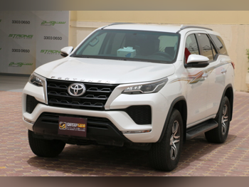 Toyota Fortuner 2024 Automatic 26,000 Km 4 Cylinder Four Wheel Drive (4WD) SUV Pearl With Warranty
