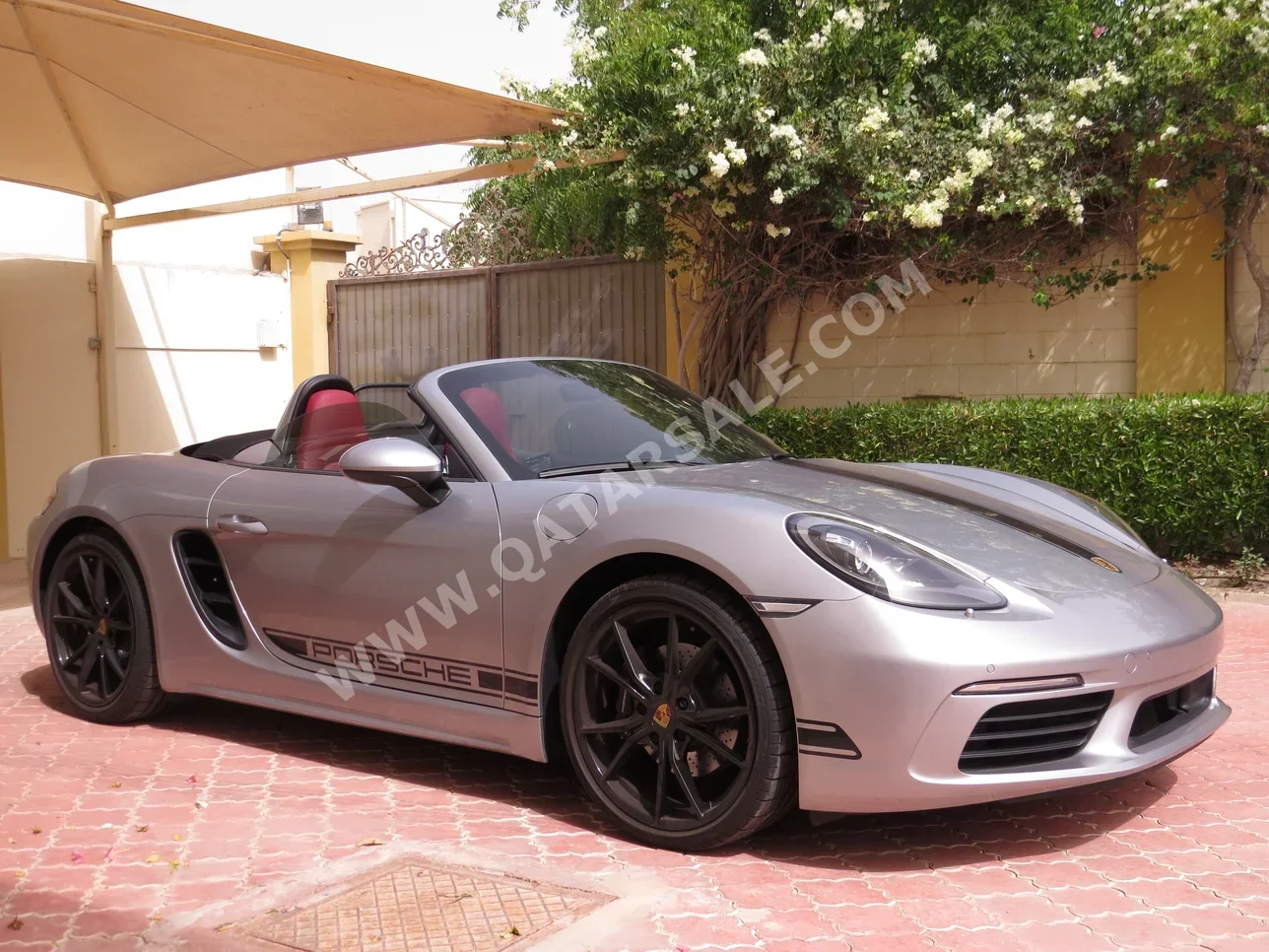 Porsche  718  Spyder  2025  Automatic  5,500 Km  4 Cylinder  All Wheel Drive (AWD)  Convertible  Silver  With Warranty