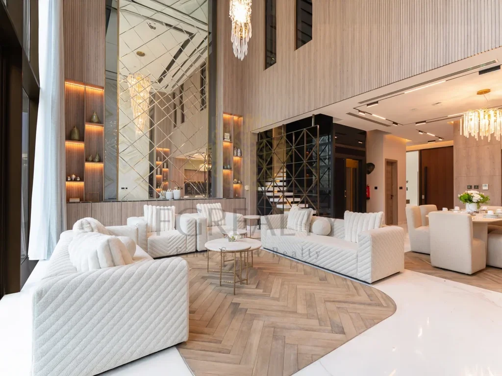 Compound  - Fully Furnished  - Doha  - The Pearl  - 5 Bedrooms