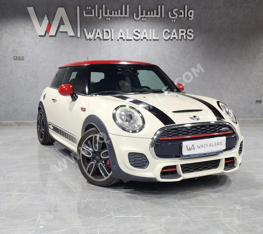 Mini  Cooper  Works  2017  Automatic  117,000 Km  4 Cylinder  Rear Wheel Drive (RWD)  Hatchback  White