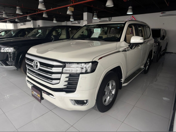 Toyota  Land Cruiser  GXR  2024  Automatic  44,000 Km  6 Cylinder  Four Wheel Drive (4WD)  SUV  White  With Warranty