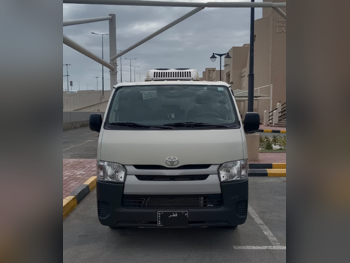 Toyota  Hiace  2022  Manual  0 Km  4 Cylinder  Rear Wheel Drive (RWD)  Van / Bus  White