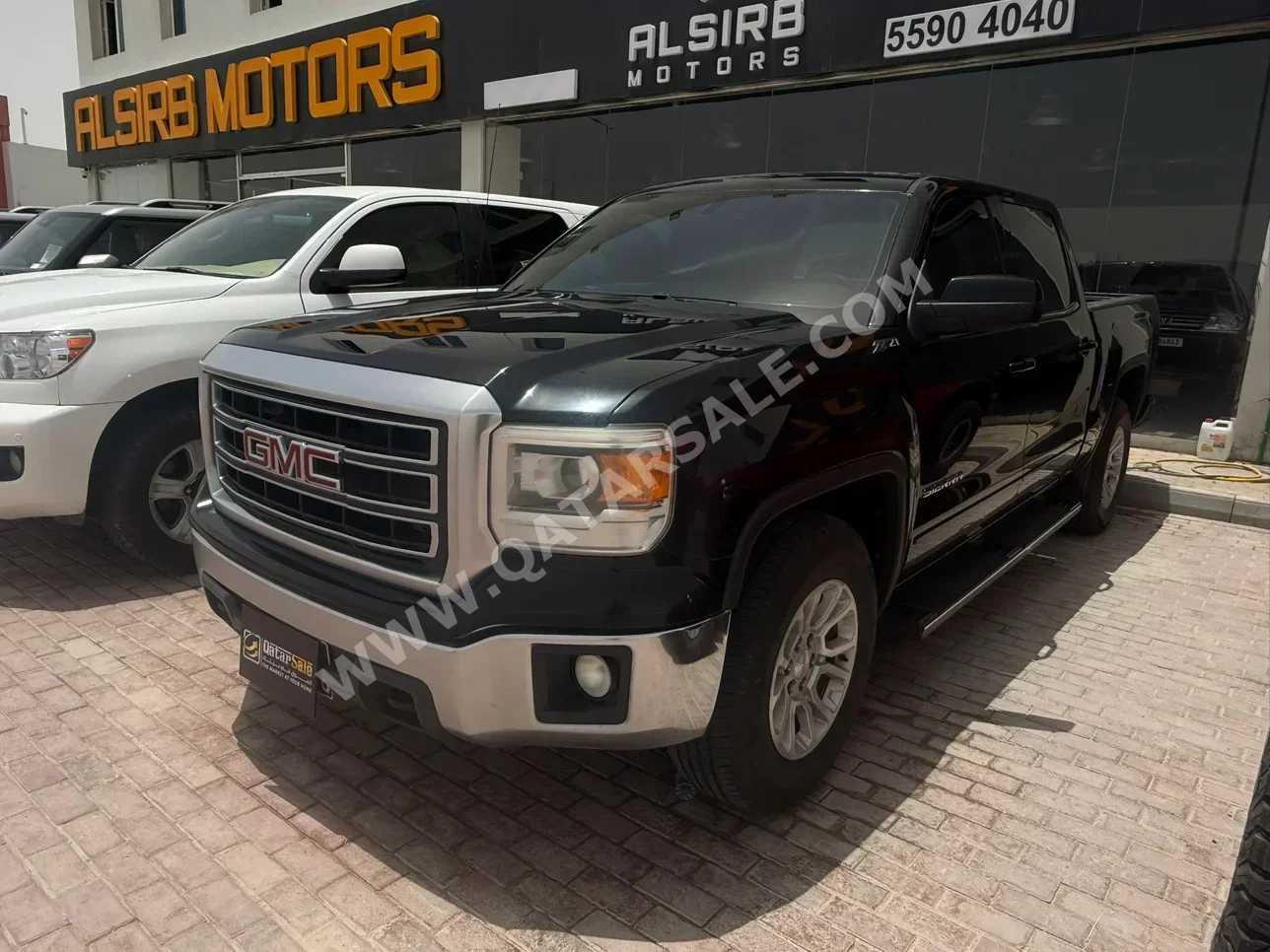 GMC  Sierra  SLE  2015  Automatic  298,000 Km  8 Cylinder  Four Wheel Drive (4WD)  Pick Up  Black
