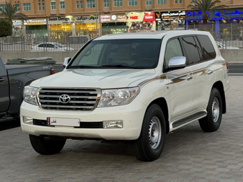 Toyota  Land Cruiser  VXR  2009  Automatic  332,000 Km  8 Cylinder  Four Wheel Drive (4WD)  SUV  White