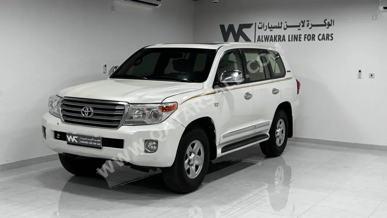 Toyota  Land Cruiser  VXR  2015  Automatic  420,000 Km  8 Cylinder  Four Wheel Drive (4WD)  SUV  White