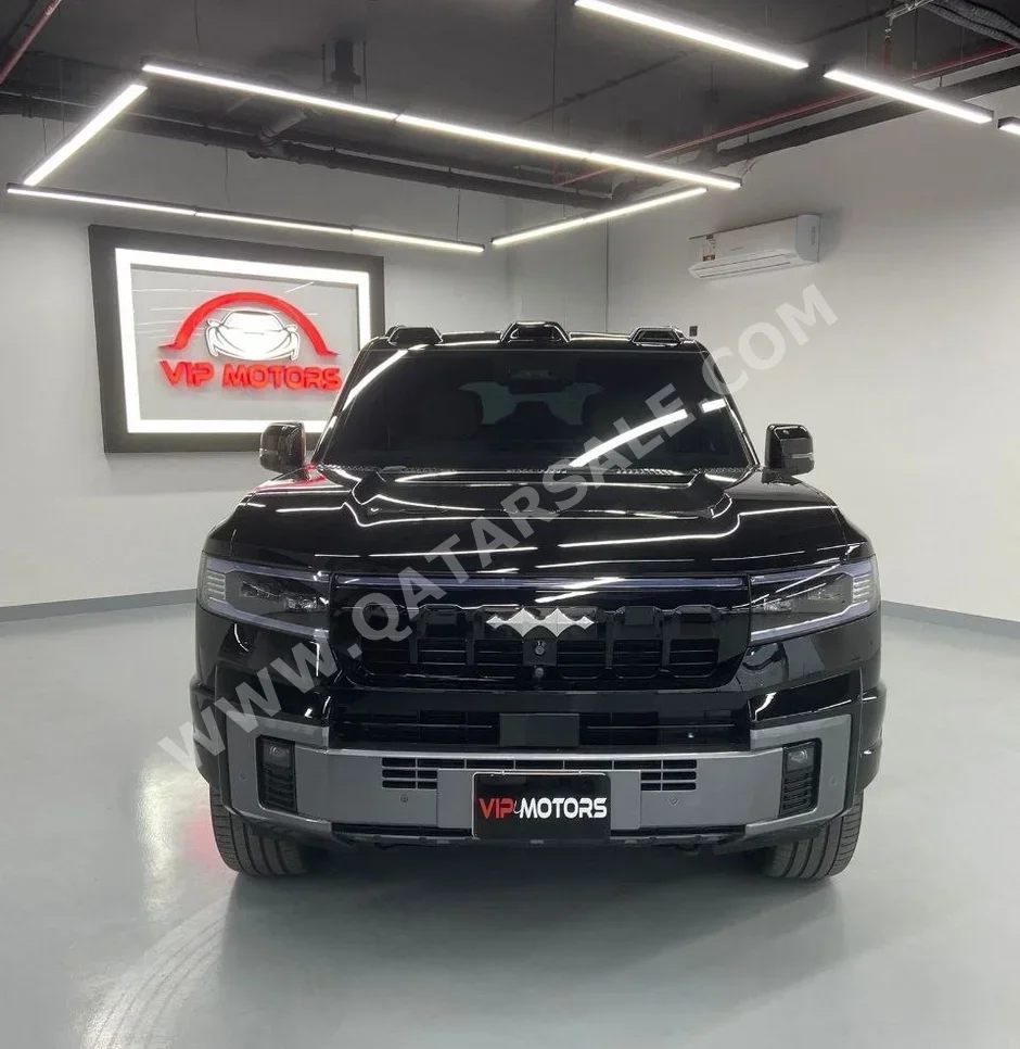 BYD  Leopard 8  Flagship  2025  Automatic  37,000 Km  4 Cylinder  Four Wheel Drive (4WD)  SUV  Black Matte  With Warranty