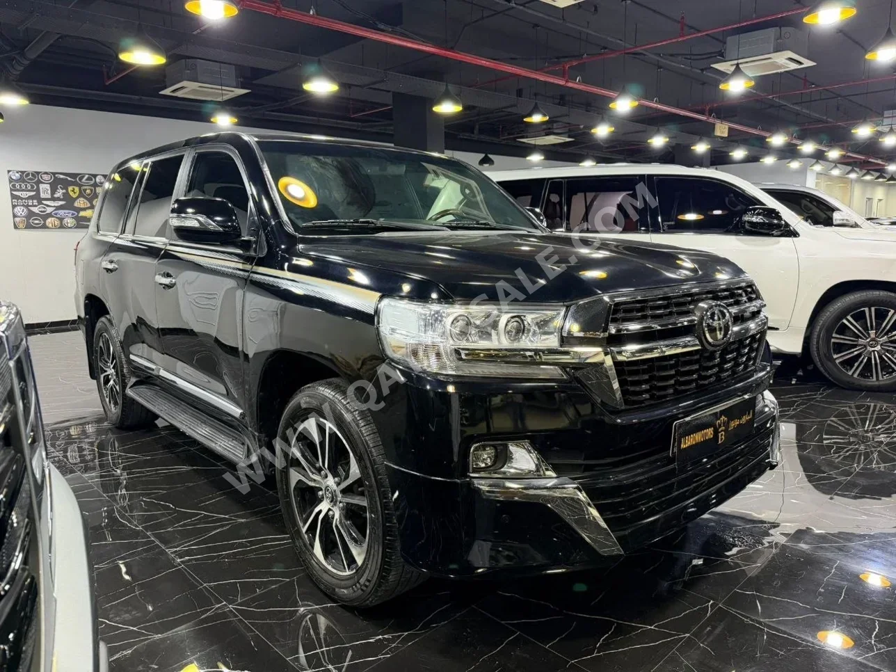 Toyota  Land Cruiser  VXR  2019  Automatic  185,000 Km  8 Cylinder  Four Wheel Drive (4WD)  SUV  Black Matte