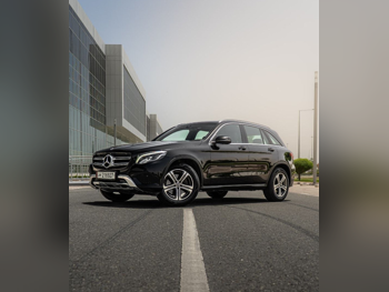 Mercedes-Benz  GLC  250  2018  Automatic  145,000 Km  4 Cylinder  All Wheel Drive (AWD)  SUV  Black Matte