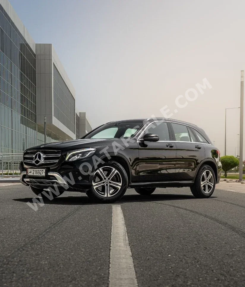 Mercedes-Benz GLC 250 2018 Automatic 145,000 Km 4 Cylinder All Wheel Drive (AWD) SUV Black Matte