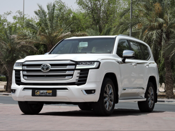 Toyota Land Cruiser VXR Twin Turbo 2024 Automatic 44,000 Km 6 Cylinder Four Wheel Drive (4WD) SUV White With Warranty