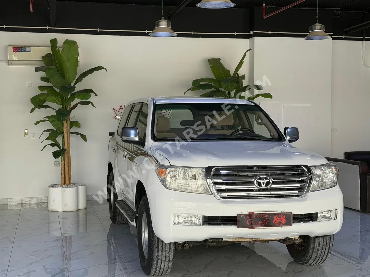 Toyota Land Cruiser VXR 2008 Automatic 345,000 Km 8 Cylinder Four Wheel Drive (4WD) SUV White