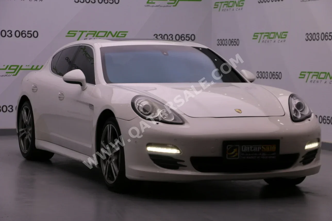 Porsche Panamera S 2011 Automatic 160,000 Km 8 Cylinder Rear Wheel Drive (RWD) Sedan White