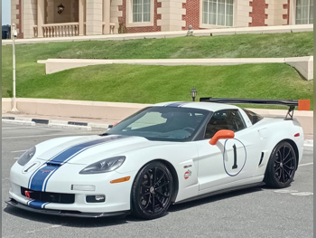 Chevrolet Corvette ZO6 2013 Manual 19,000 Km 8 Cylinder Rear Wheel Drive (RWD) Coupe / Sport White and Blue