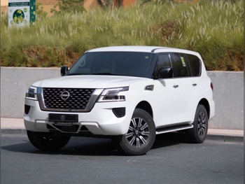 Nissan  Patrol  2022  Manual  51,000 Km  6 Cylinder  Four Wheel Drive (4WD)  SUV  White