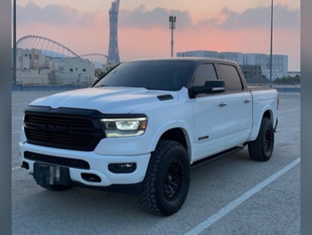 Dodge Ram 1500 Laramie 2020 Automatic 82,000 Km 8 Cylinder All Wheel Drive (AWD) Pick Up White and Black