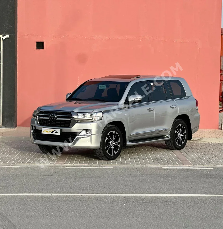 Toyota Land Cruiser VXR 2021 Automatic 24,000 Km 8 Cylinder Four Wheel Drive (4WD) SUV Silver