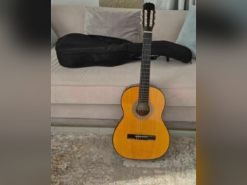 Classical Guitar  Black&Brown  2005  قديم  Spain  Bag Case Included /  For Professional
