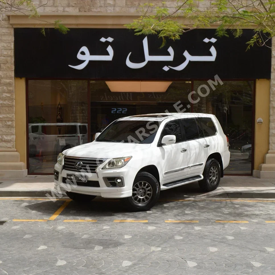 Lexus  LX  570 S  2014  Automatic  168,400 Km  8 Cylinder  Four Wheel Drive (4WD)  SUV  White