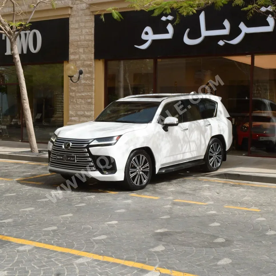 Lexus  LX  600 Luxury  2022  Automatic  212,900 Km  6 Cylinder  Four Wheel Drive (4WD)  SUV  White