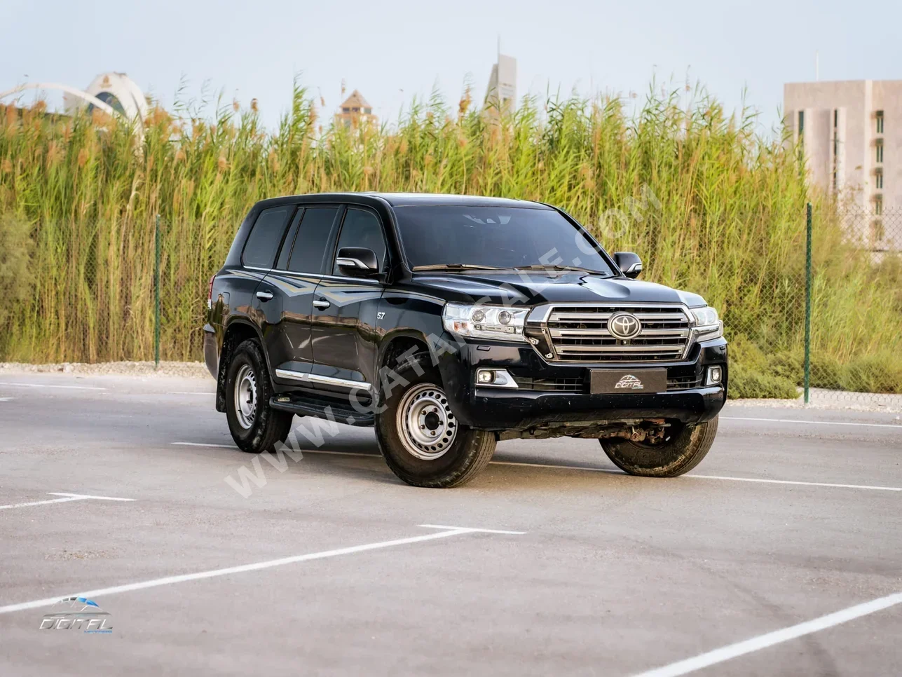 Toyota Land Cruiser VXR 2016 Automatic 399,000 Km 8 Cylinder Four Wheel Drive (4WD) SUV Black