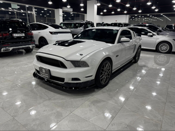 Ford Mustang GT 2014 Manual 131,000 Km 8 Cylinder Rear Wheel Drive (RWD) Coupe / Sport White