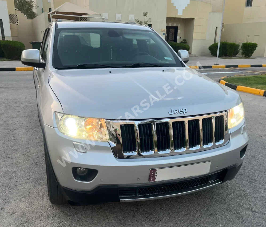 Jeep Grand Cherokee Limited 2012 Automatic 105,800 Km 6 Cylinder Four Wheel Drive (4WD) SUV Silver