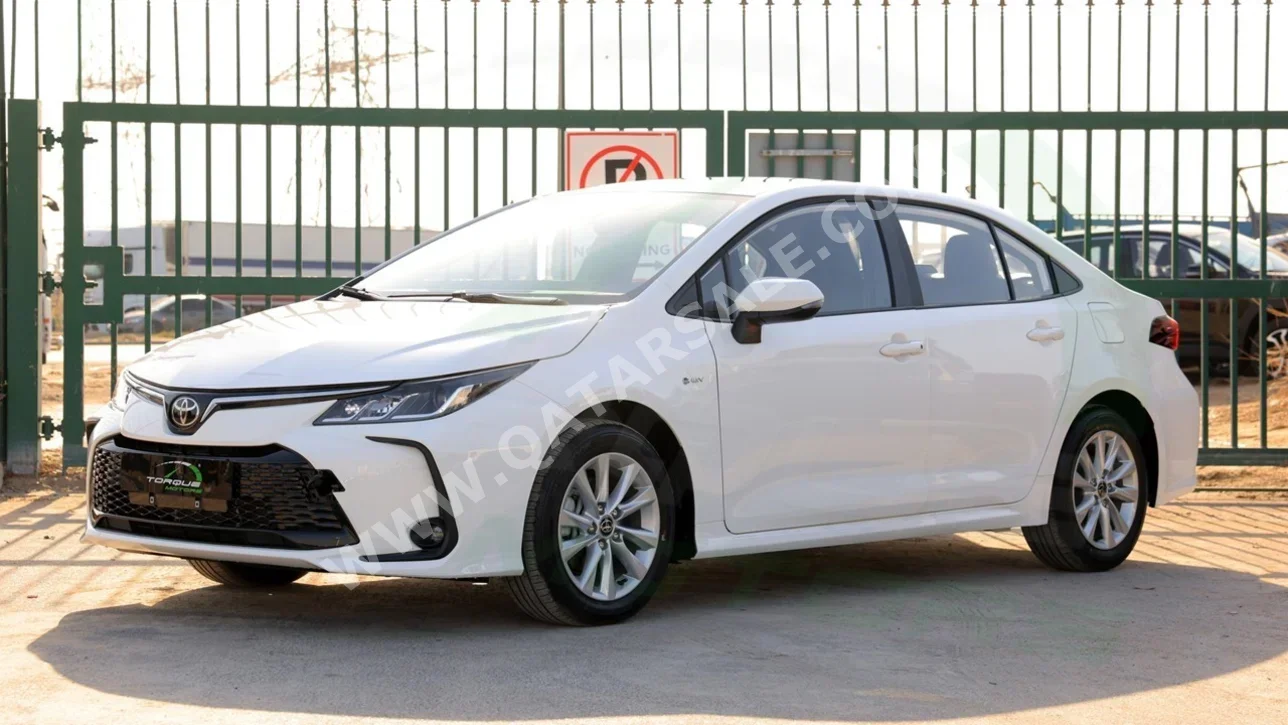 Toyota Corolla Hybrid 2025 Automatic 0 Km 4 Cylinder Front Wheel Drive (FWD) Sedan White