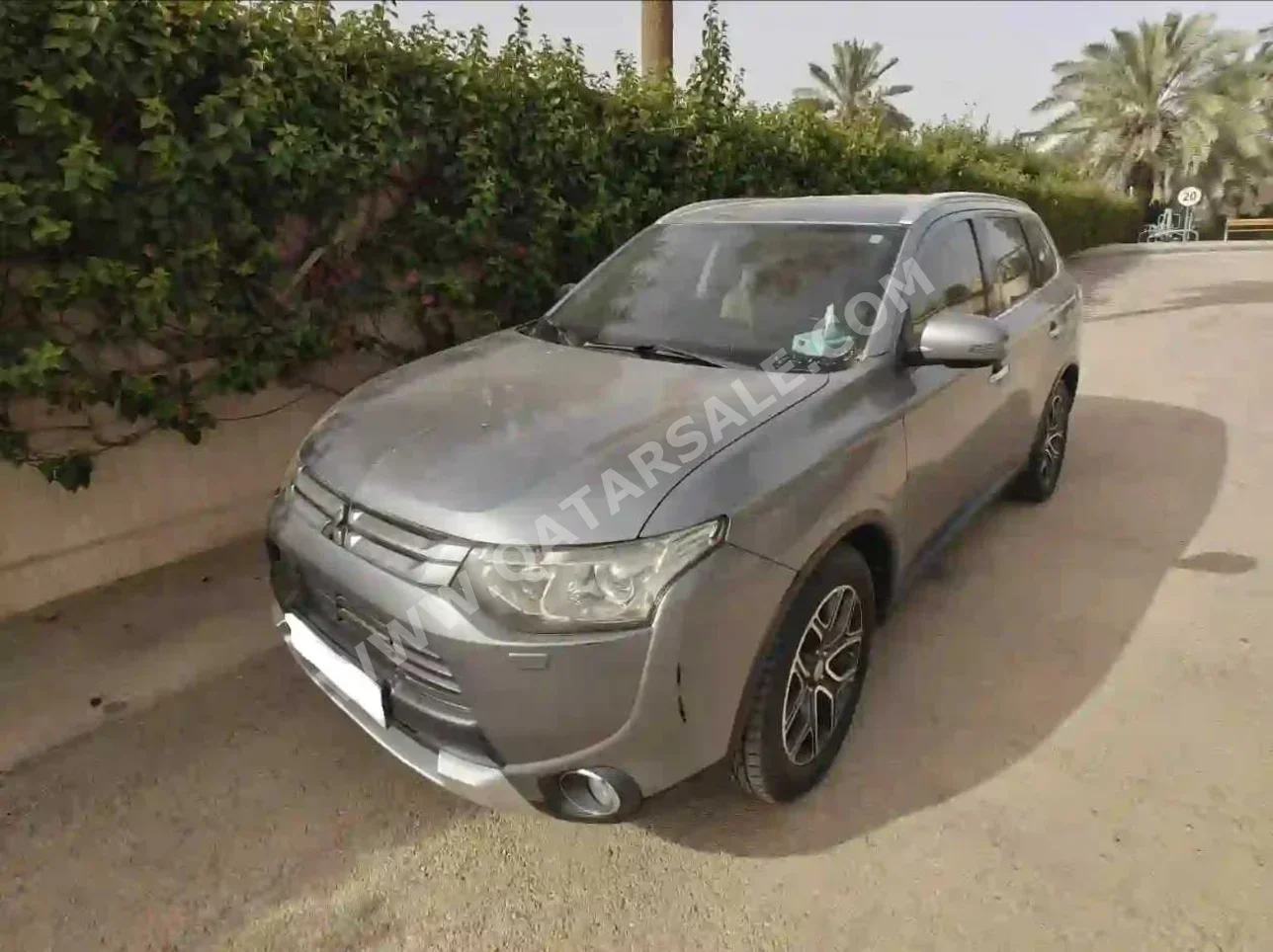 Mitsubishi Outlander HL 2015 Automatic 280,000 Km 6 Cylinder All Wheel Drive (AWD) SUV Dark Gray