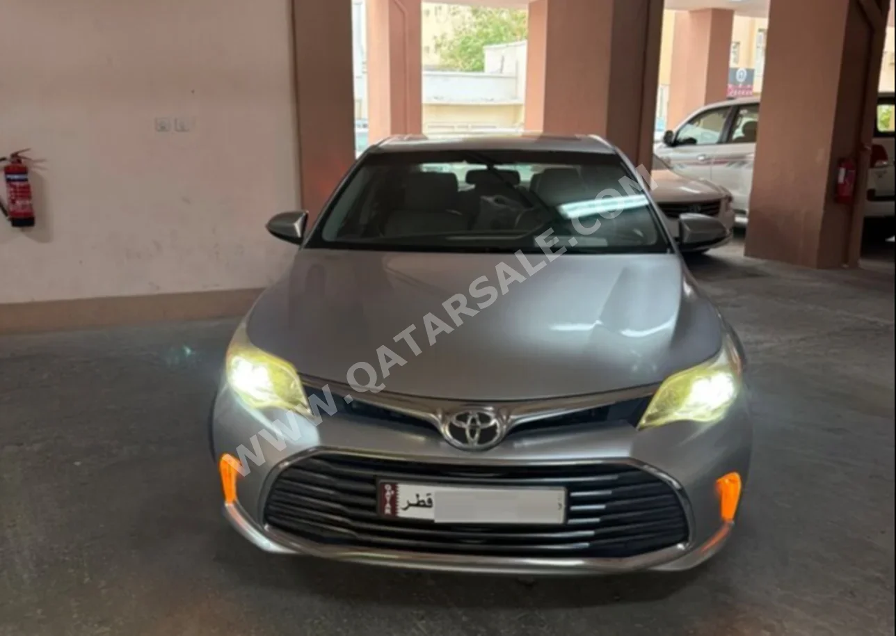 Toyota Avalon XLE 2016 Automatic 150,000 Km 6 Cylinder Front Wheel Drive (FWD) Sedan Silver With Warranty