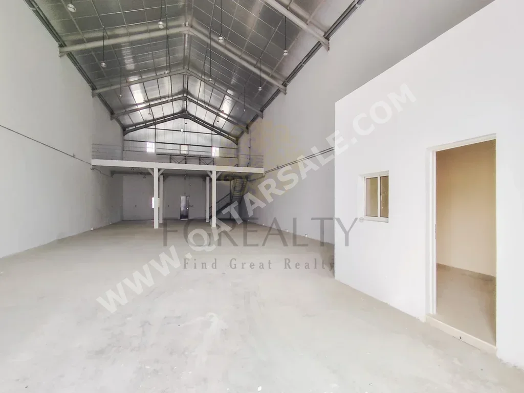 Warehouses & Stores - Al Wakrah - Abu Sulba -Area Size: 4500 Square Meter