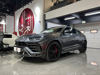 Lamborghini  Urus  2020  Automatic  68,000 Km  8 Cylinder  Four Wheel Drive (4WD)  SUV  Gray  With Warranty
