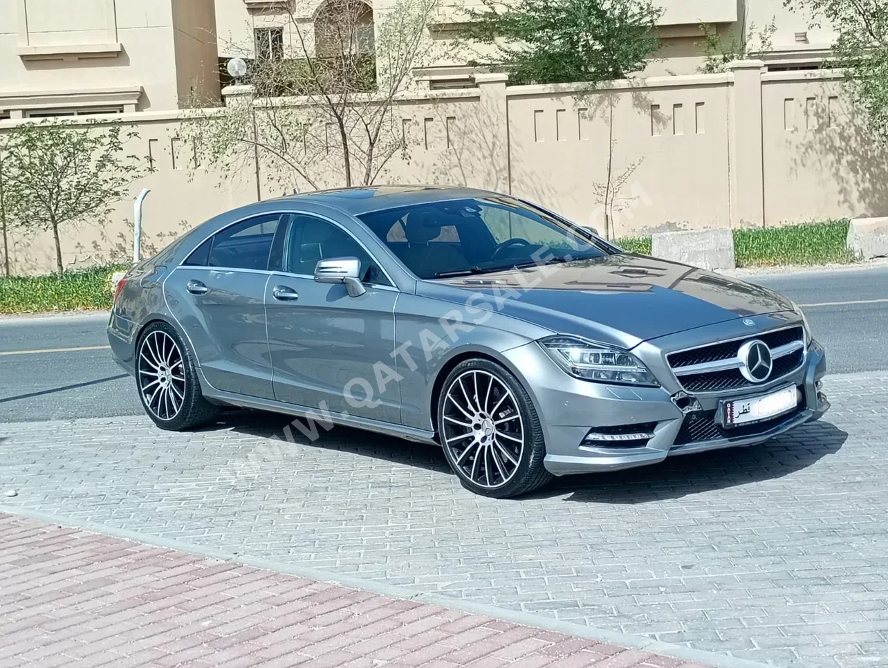 Mercedes-Benz CLS 500 2013 Automatic 216,000 Km 8 Cylinder Rear Wheel Drive (RWD) Sedan Gray